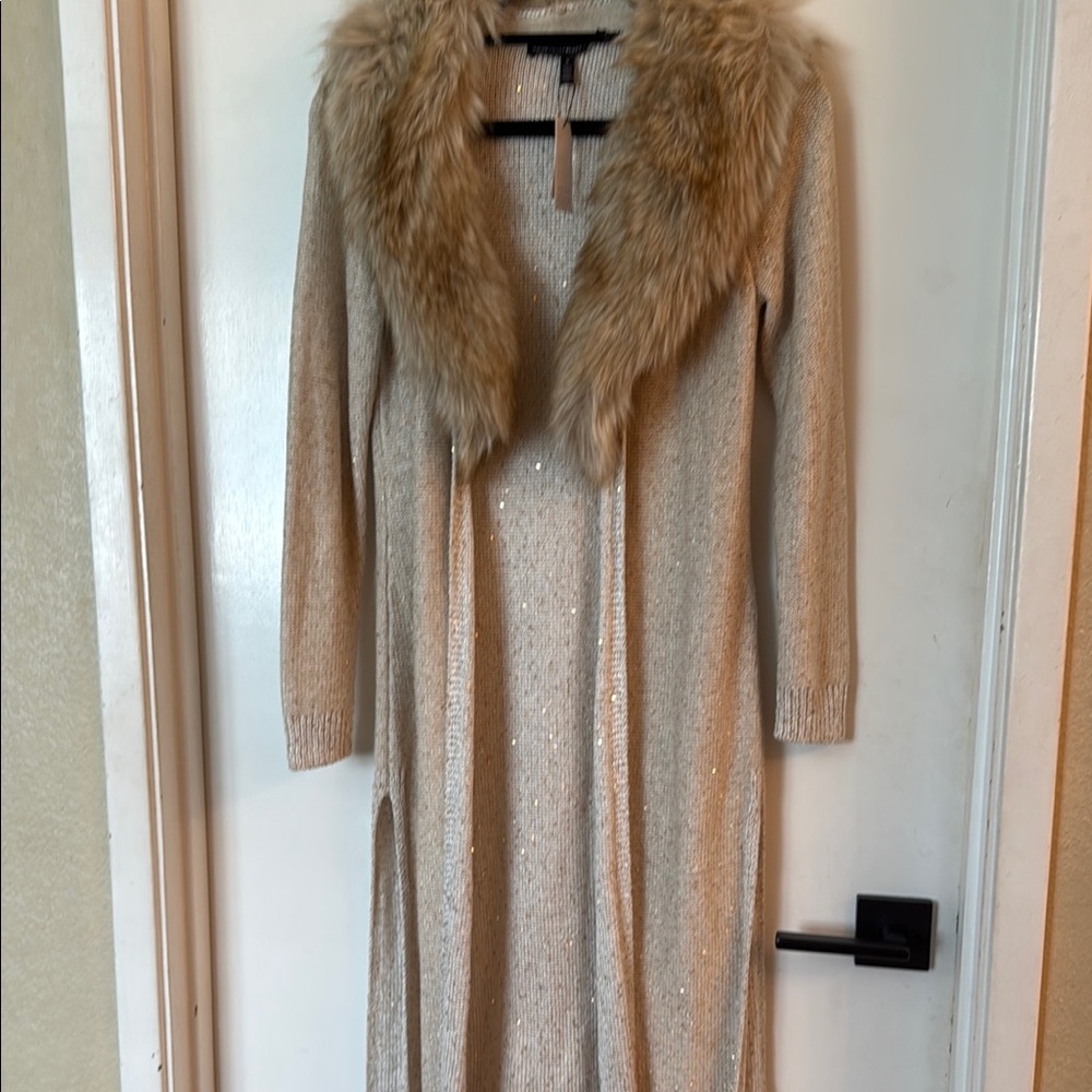 White House Black Market beige/gold long sleeve knit cardigan faux fur collar